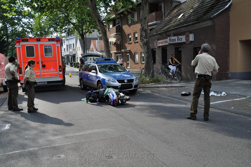 VU nach Verfolgungsfahrt Koeln Ossendorf Frohnhofstr P16.JPG